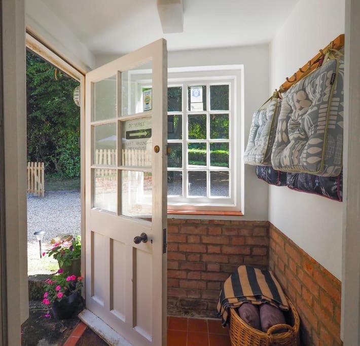 Landford'S Cottage, Your Retreat! Eksteriør bilde