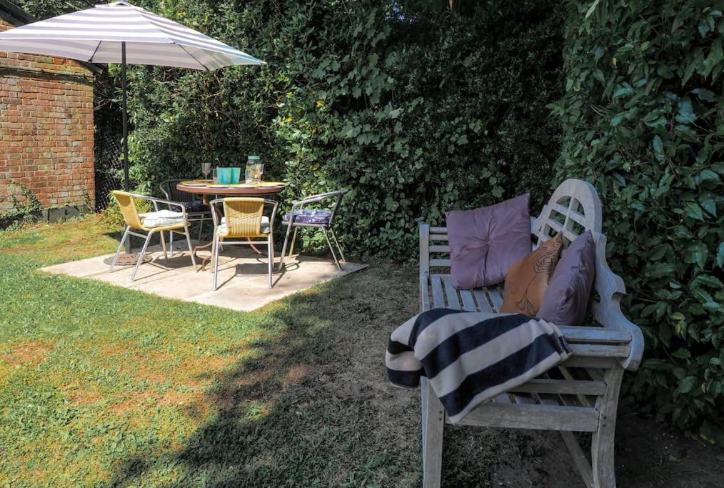 Landford'S Cottage, Your Retreat! Eksteriør bilde